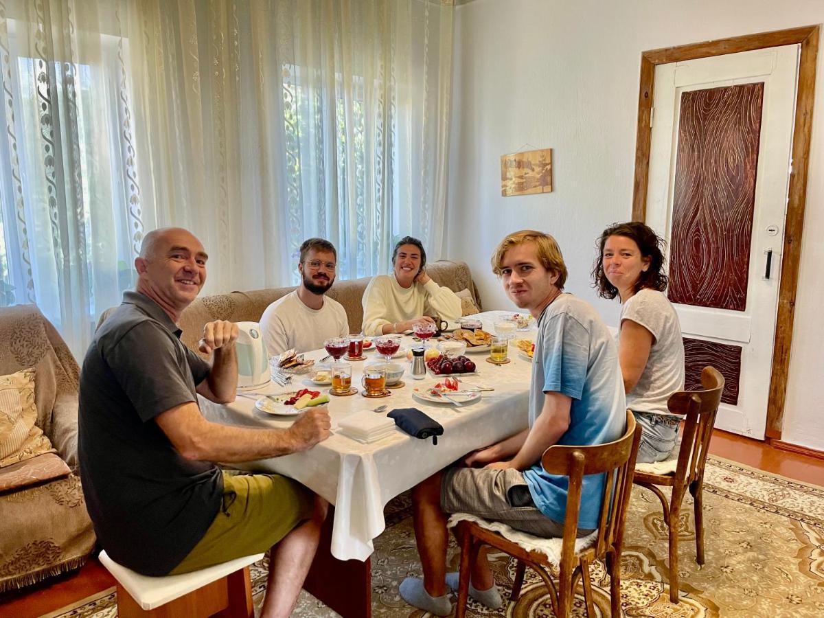 Gulnara Guest House Balykchy Exterior photo